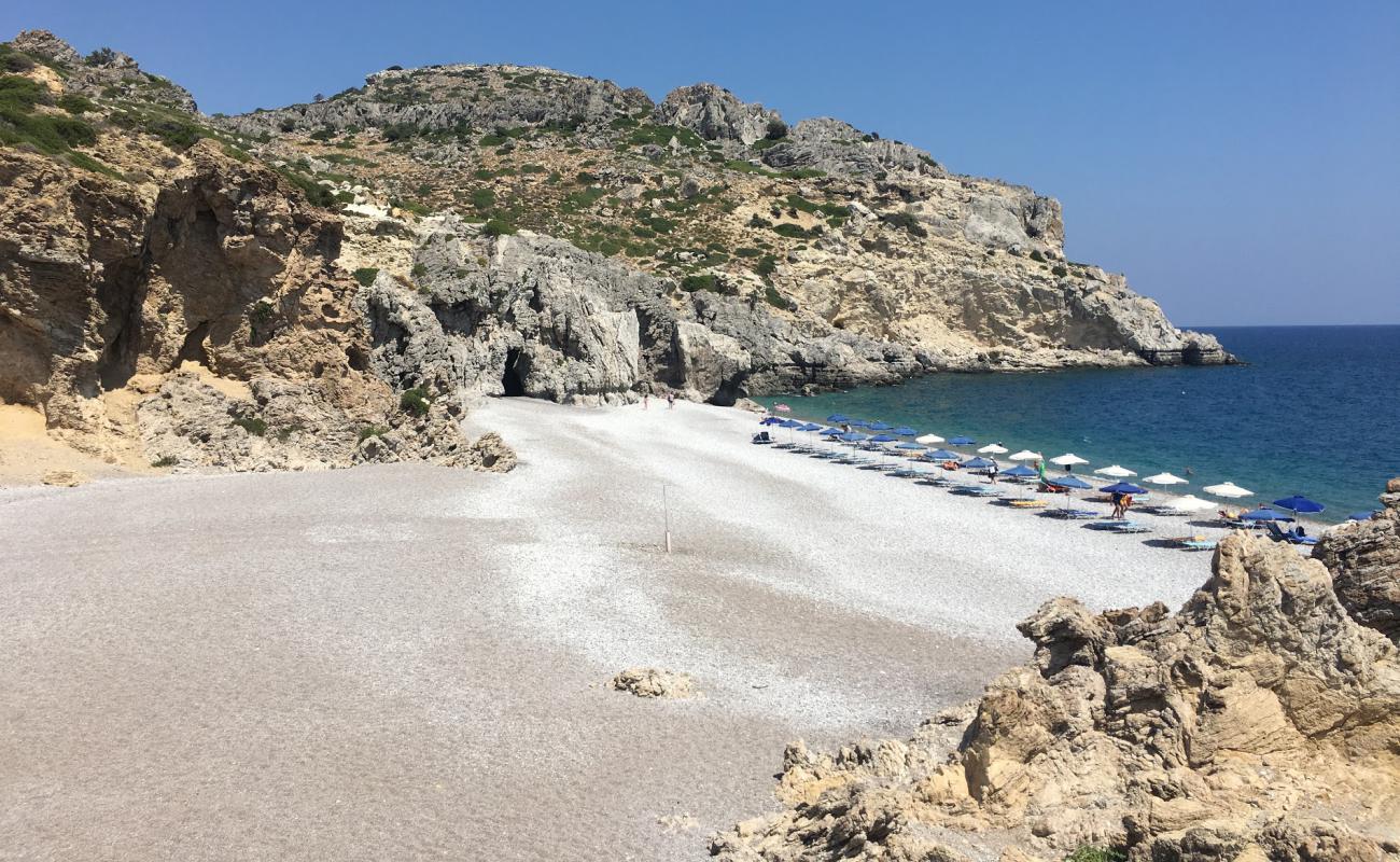 Photo de Plage de Traganou avec caillou fin clair de surface