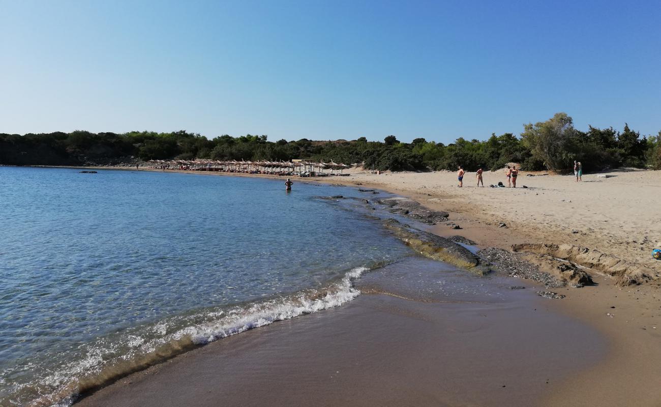 Photo de Plage de Glistra avec sable beige de surface