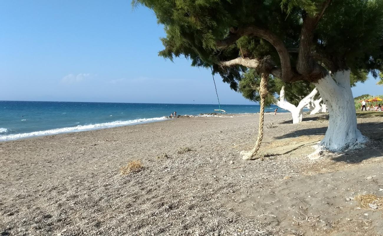 Photo de Kameros Beach V avec caillou fin gris de surface