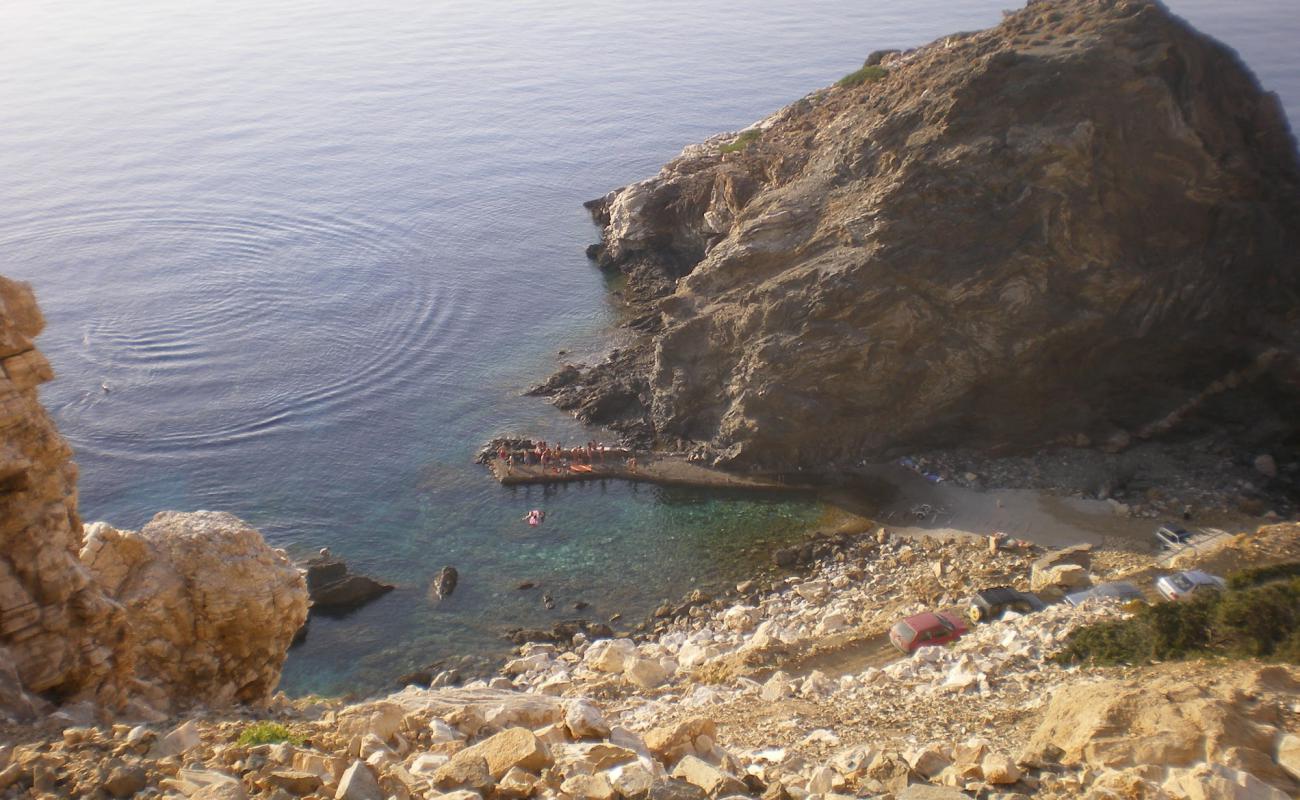 Photo de Apokofto Amalou avec sable brun & rochers de surface