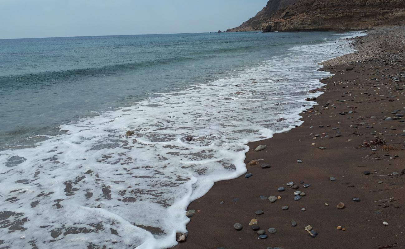 Photo de Ftelio beach avec sable beige & galets de surface