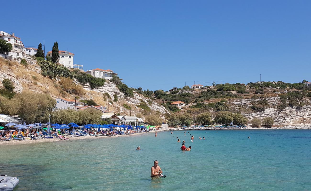 Photo de Pythagorean beach avec caillou clair de surface