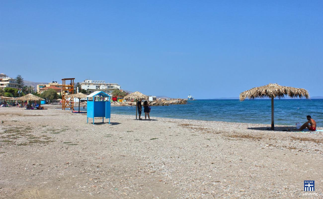 Photo de Paralia Chiou avec galets beige de surface