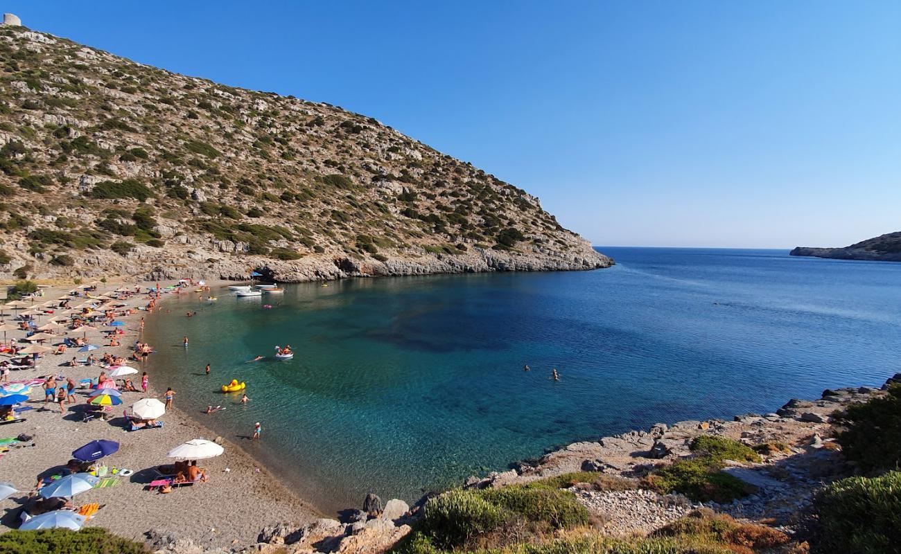 Photo de Paralia Avlonia avec caillou fin clair de surface