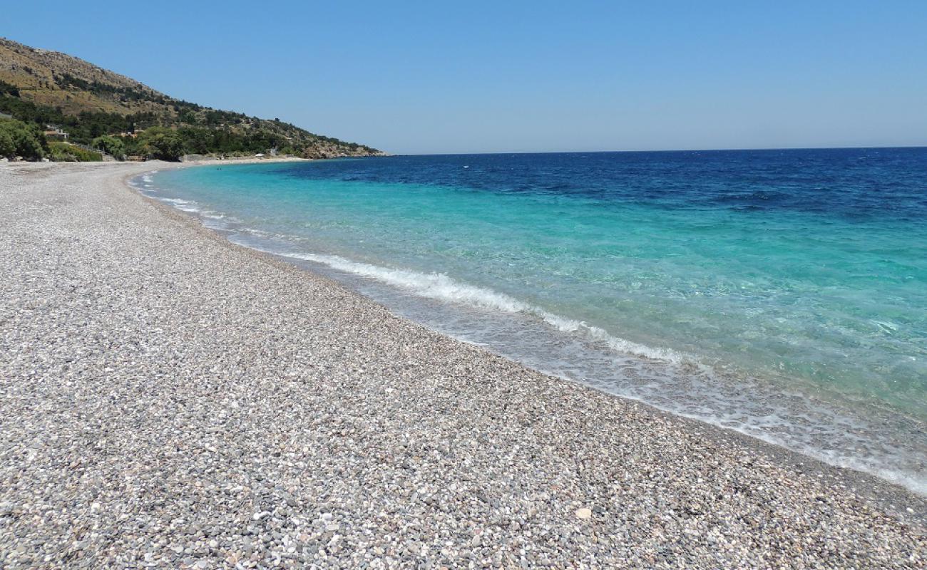 Photo de Giosonas beach avec caillou fin clair de surface