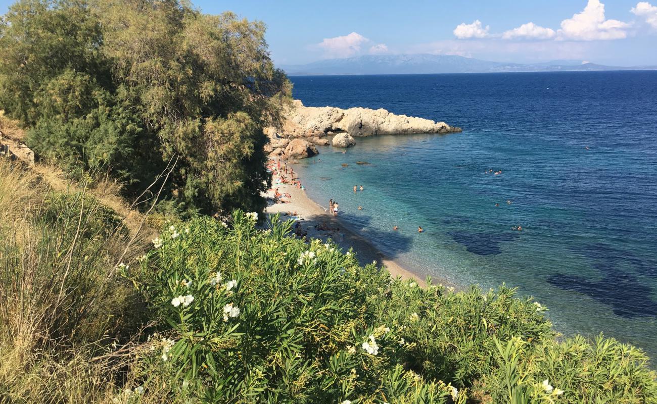 Photo de Myrsinidiou beach avec galets beige de surface