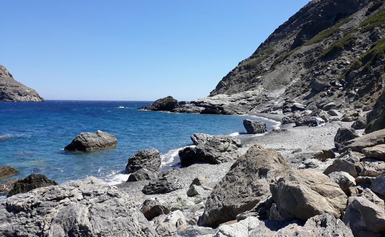 Photo de Kambi beach avec galets gris de surface