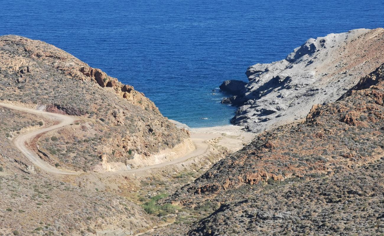 Photo de Prasa Beach avec galets beige de surface