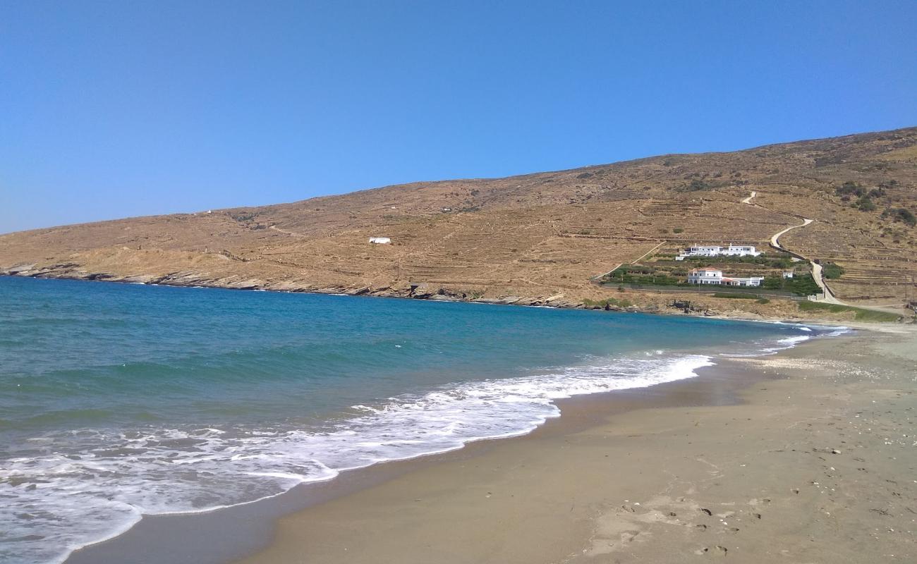 Photo de Paralia Milos avec sable lumineux de surface