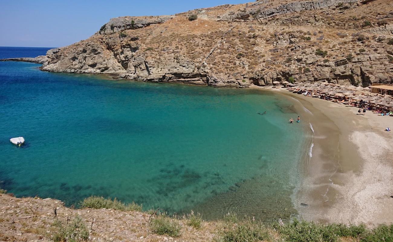 Photo de Paralia Apothikes avec sable lumineux de surface