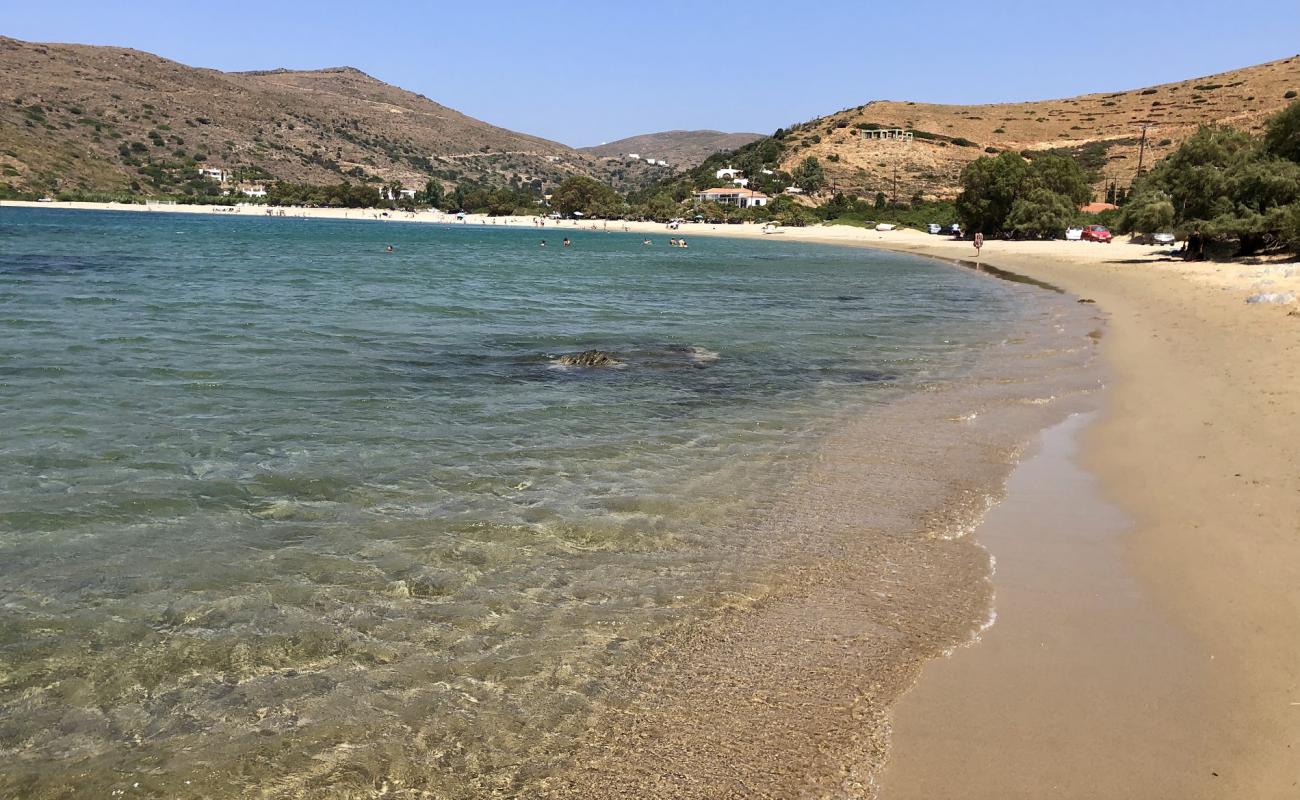 Photo de Paralia Fellos avec sable lumineux de surface