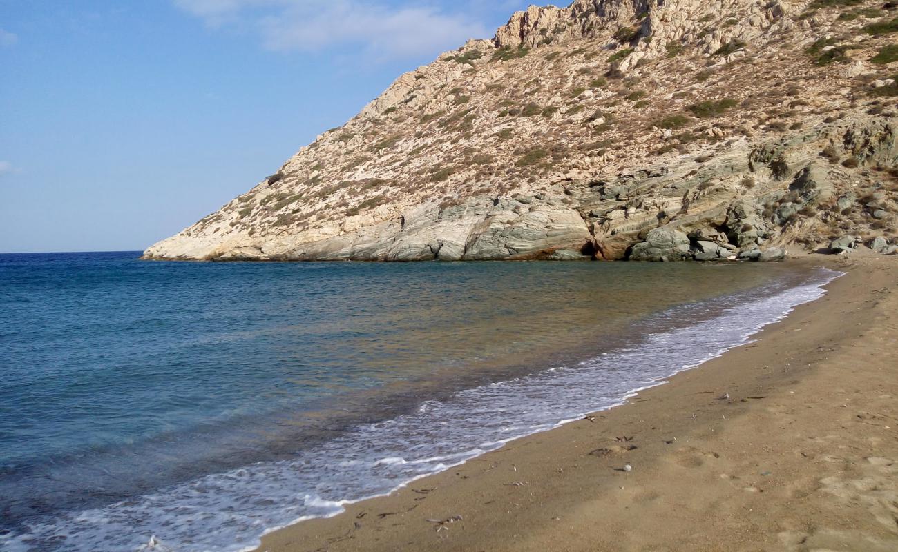 Photo de Loretzaina beach avec sable lumineux de surface