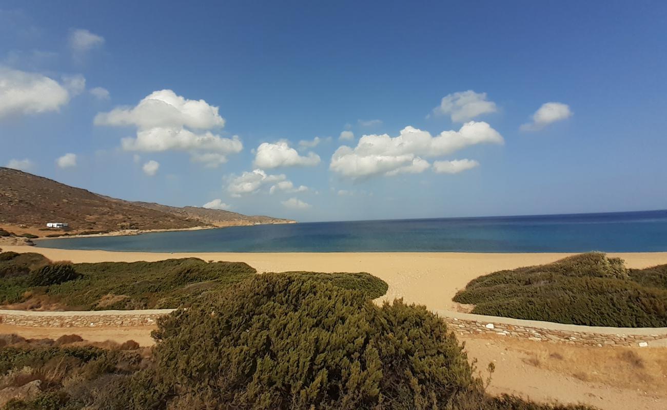 Photo de Paralia Kalamos avec sable lumineux de surface