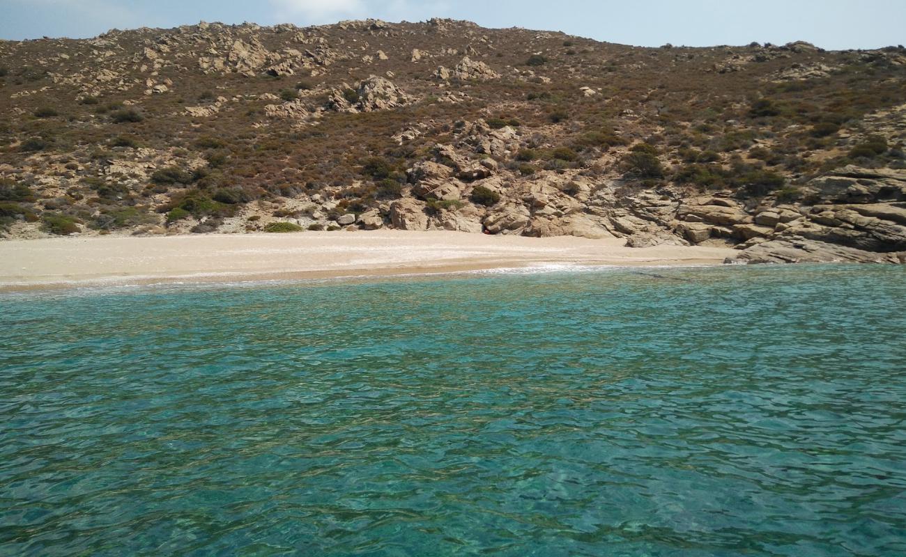 Photo de Pepa beach avec sable lumineux de surface