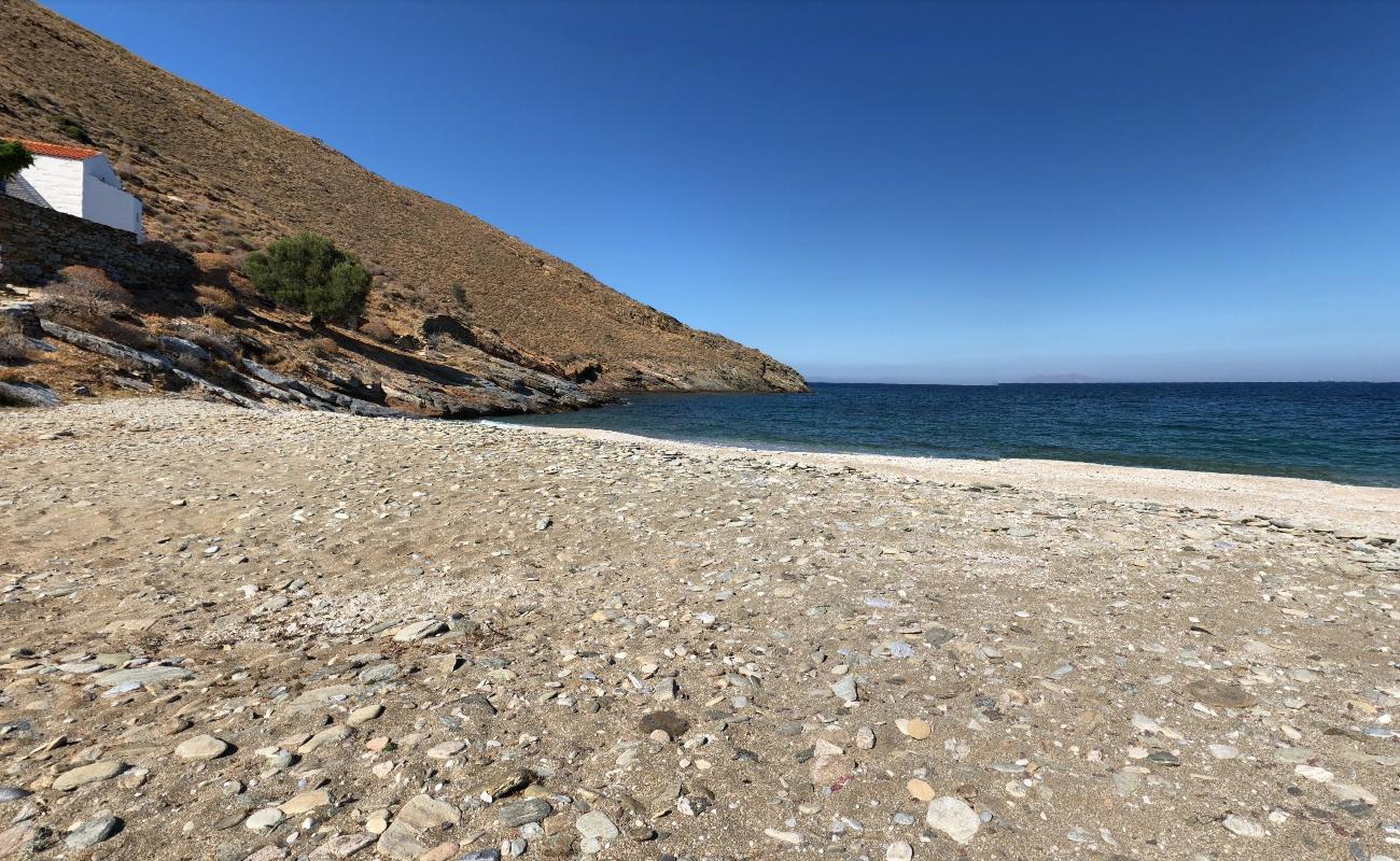 Photo de Agios Filippos avec l'eau cristalline de surface