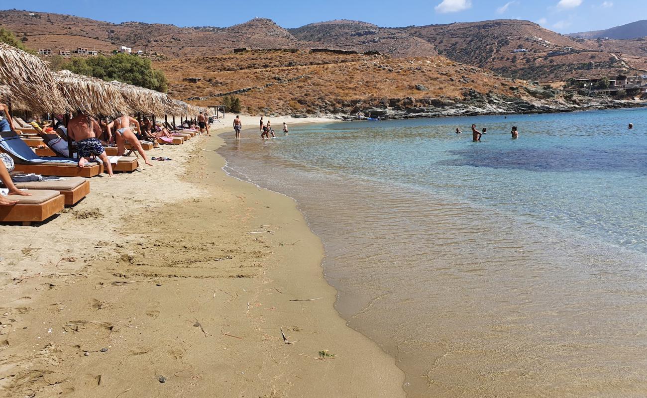 Photo de Koundouros beach avec sable lumineux de surface