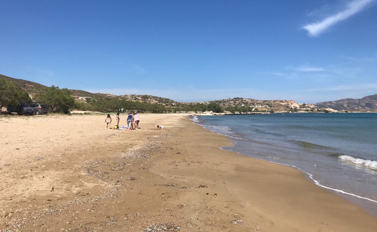 Photo de Paralia Mponatsa avec sable lumineux de surface