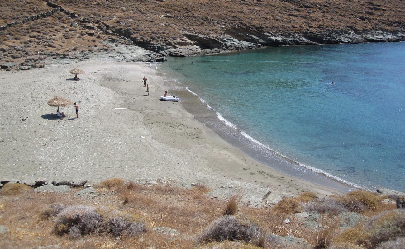 Photo de Paralia Aliki avec sable beige de surface