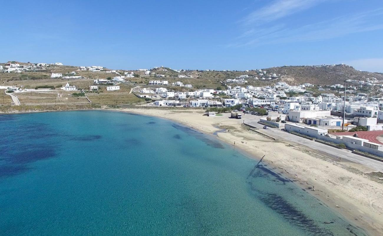 Photo de Paralia Korfos avec sable beige de surface