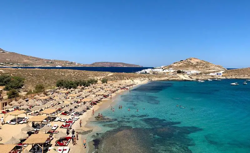 Photo de Plage d'Agia Anna avec sable brun de surface