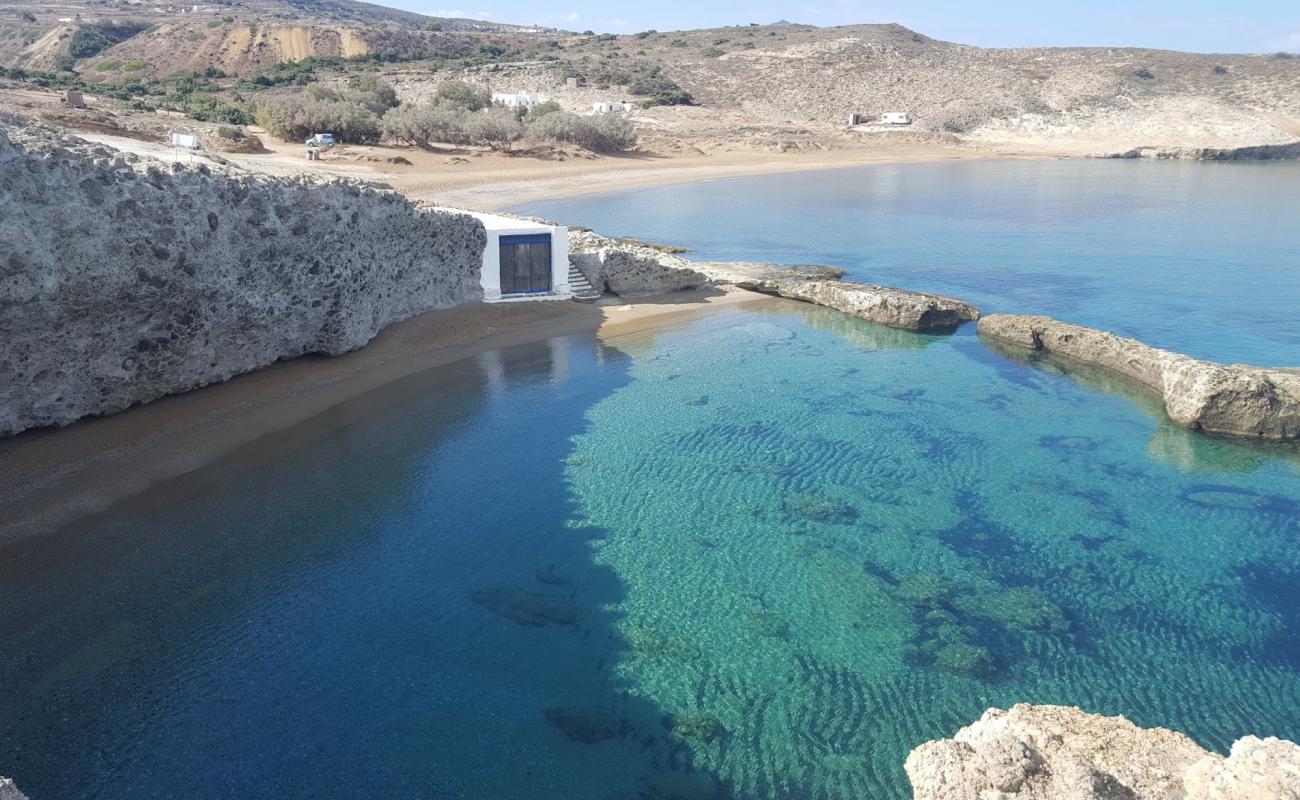 Photo de Paralia Alogomandra avec sable brun de surface