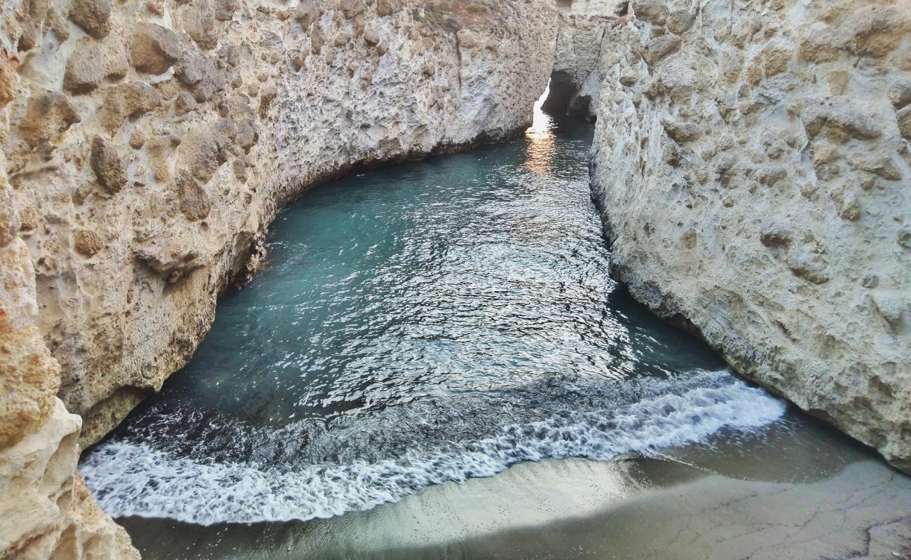 Photo de Papafragas beach avec sable lumineux de surface