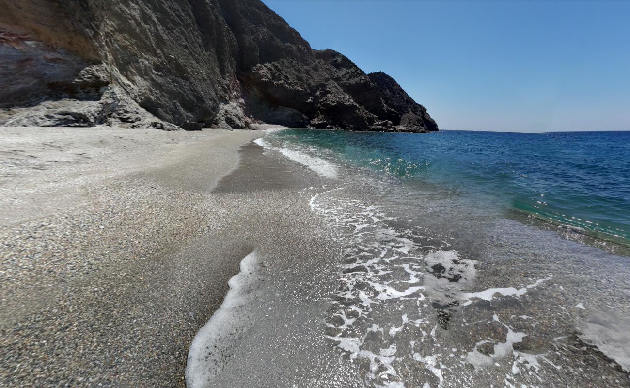 Photo de Paleochori beach II avec l'eau cristalline de surface