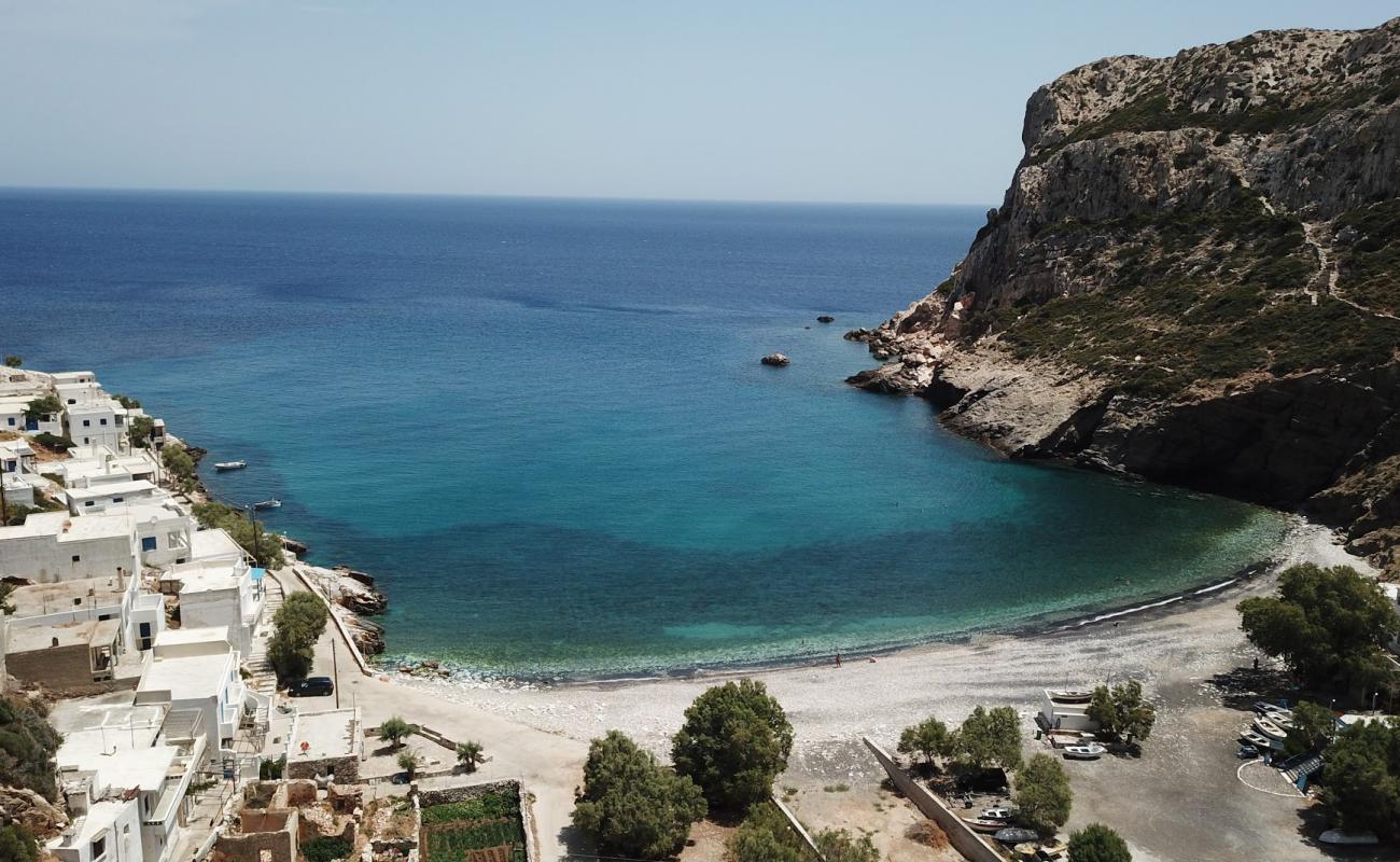 Photo de Lionas beach avec caillou gris de surface