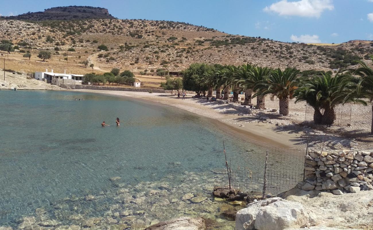 Photo de Plage de Panormos avec sable brun de surface