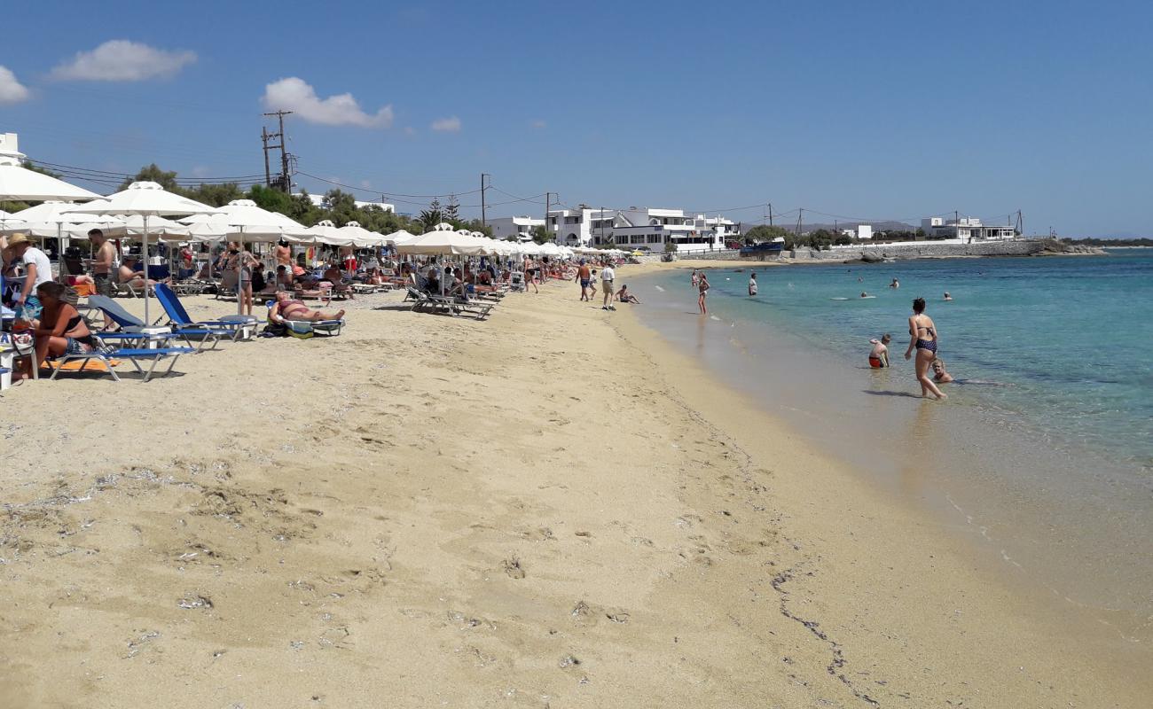 Photo de Plage d'Agios Georgios avec sable fin et lumineux de surface