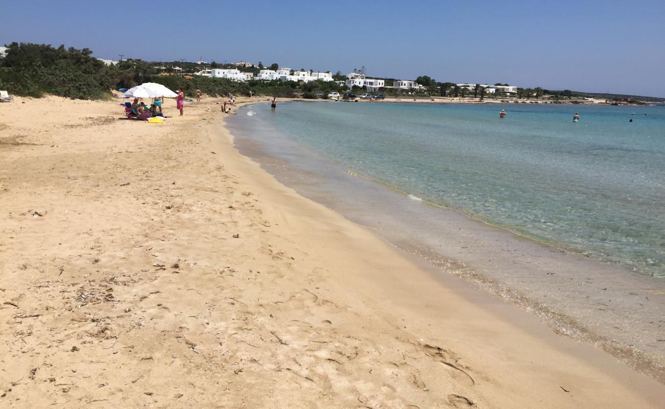 Photo de Plage de Santa Maria avec sable fin et lumineux de surface