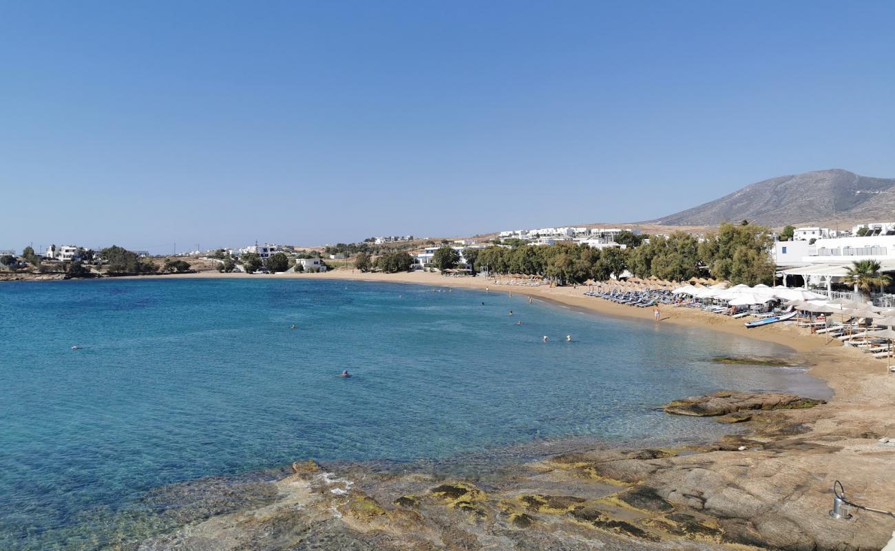 Photo de Paralia Logaras avec caillou fin clair de surface