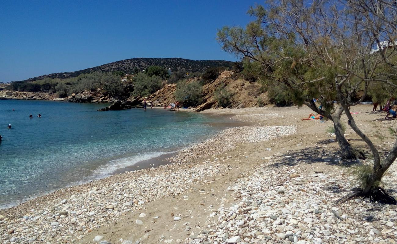 Photo de Glyfa beach avec sable lumineux de surface