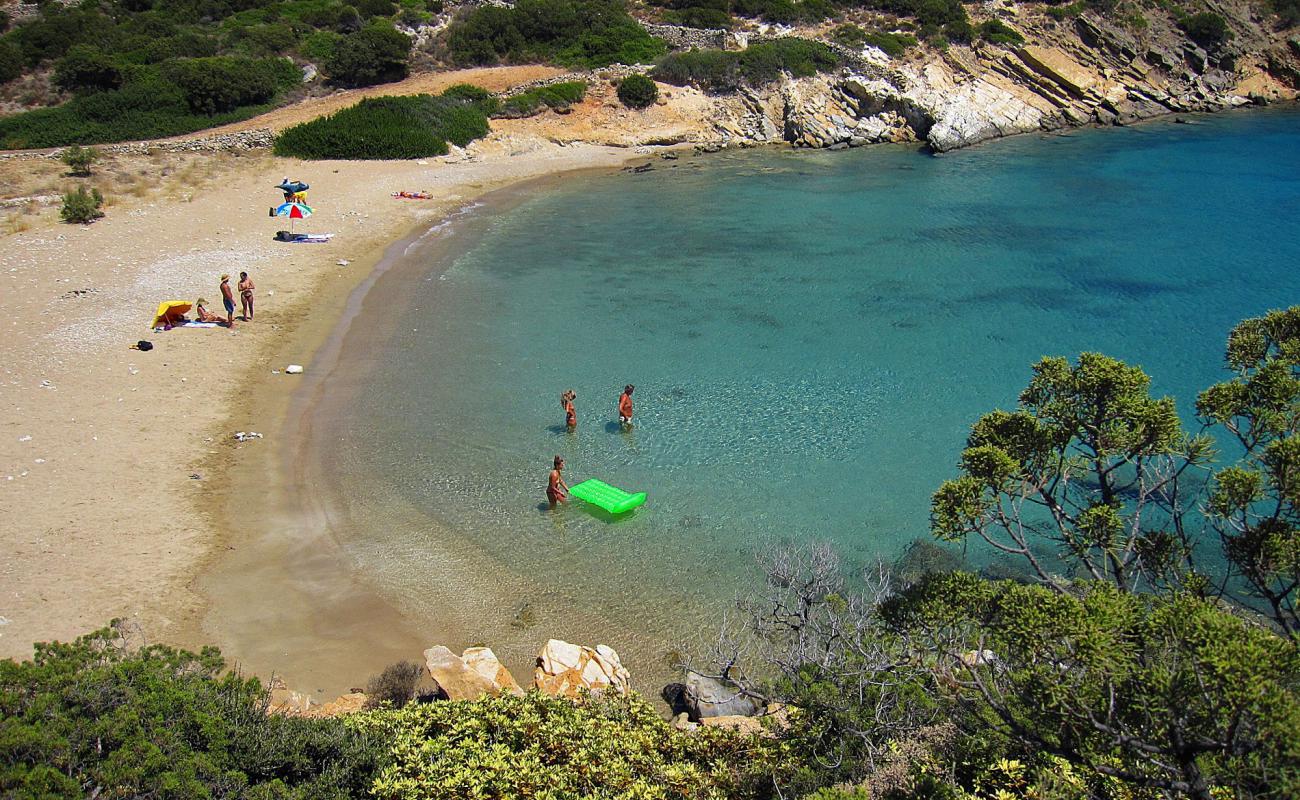 Photo de Tripiti beach 2 avec sable beige de surface