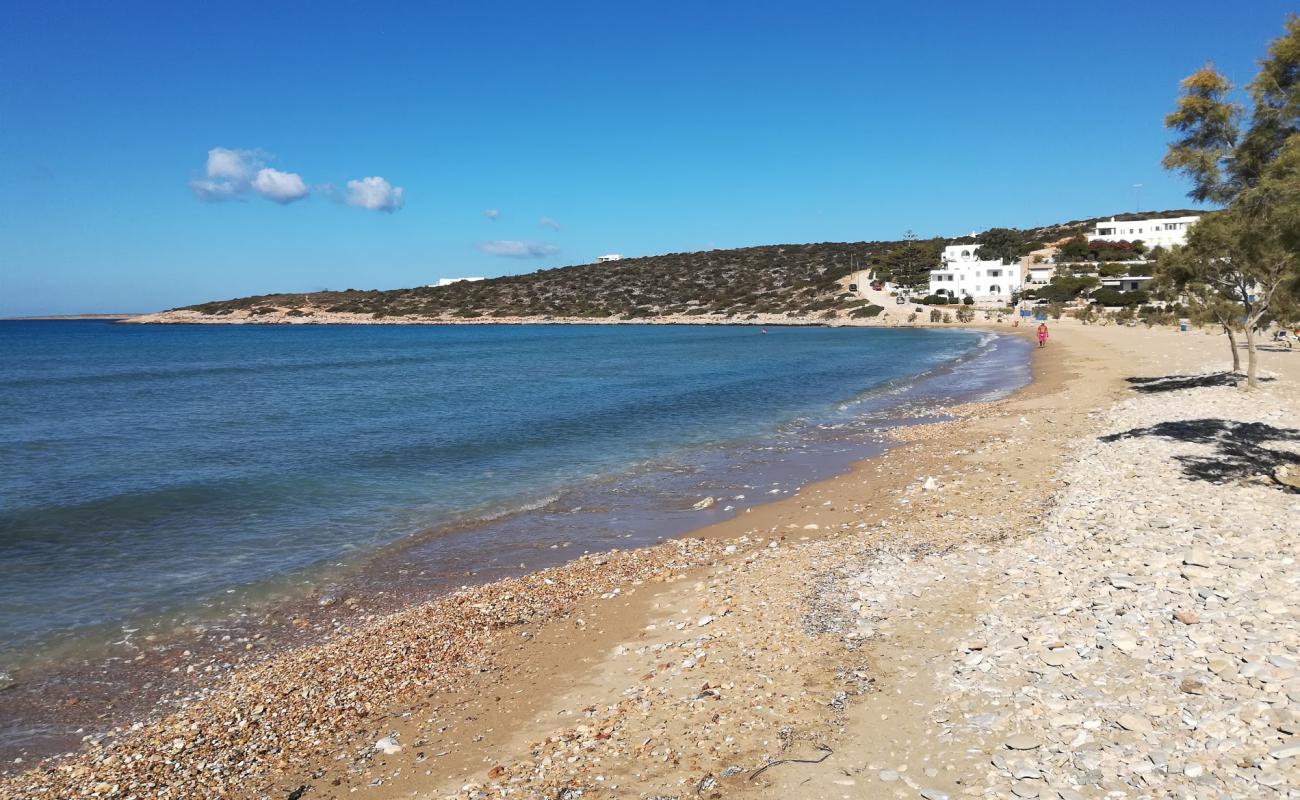 Photo de Agios Nikolaos beach avec sable clair avec caillou de surface