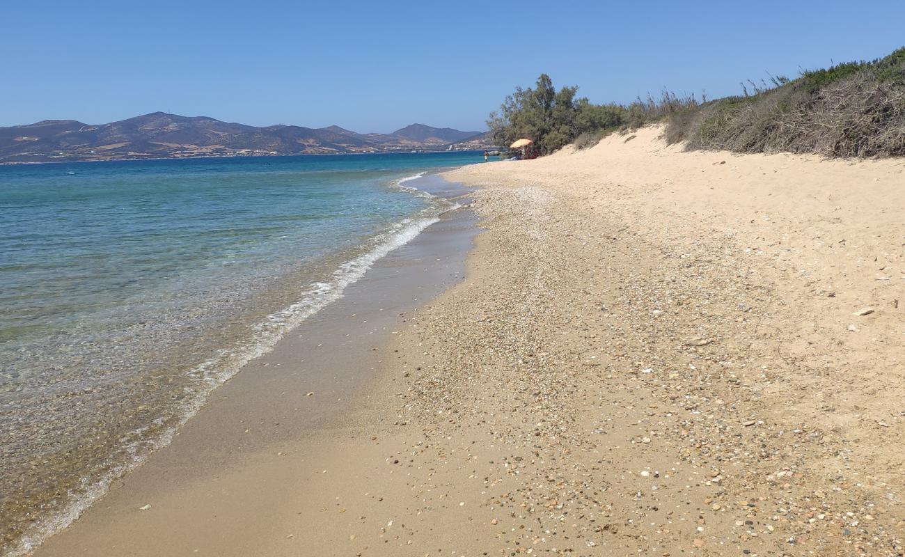 Photo de Voutakos beach avec petits galets beige de surface