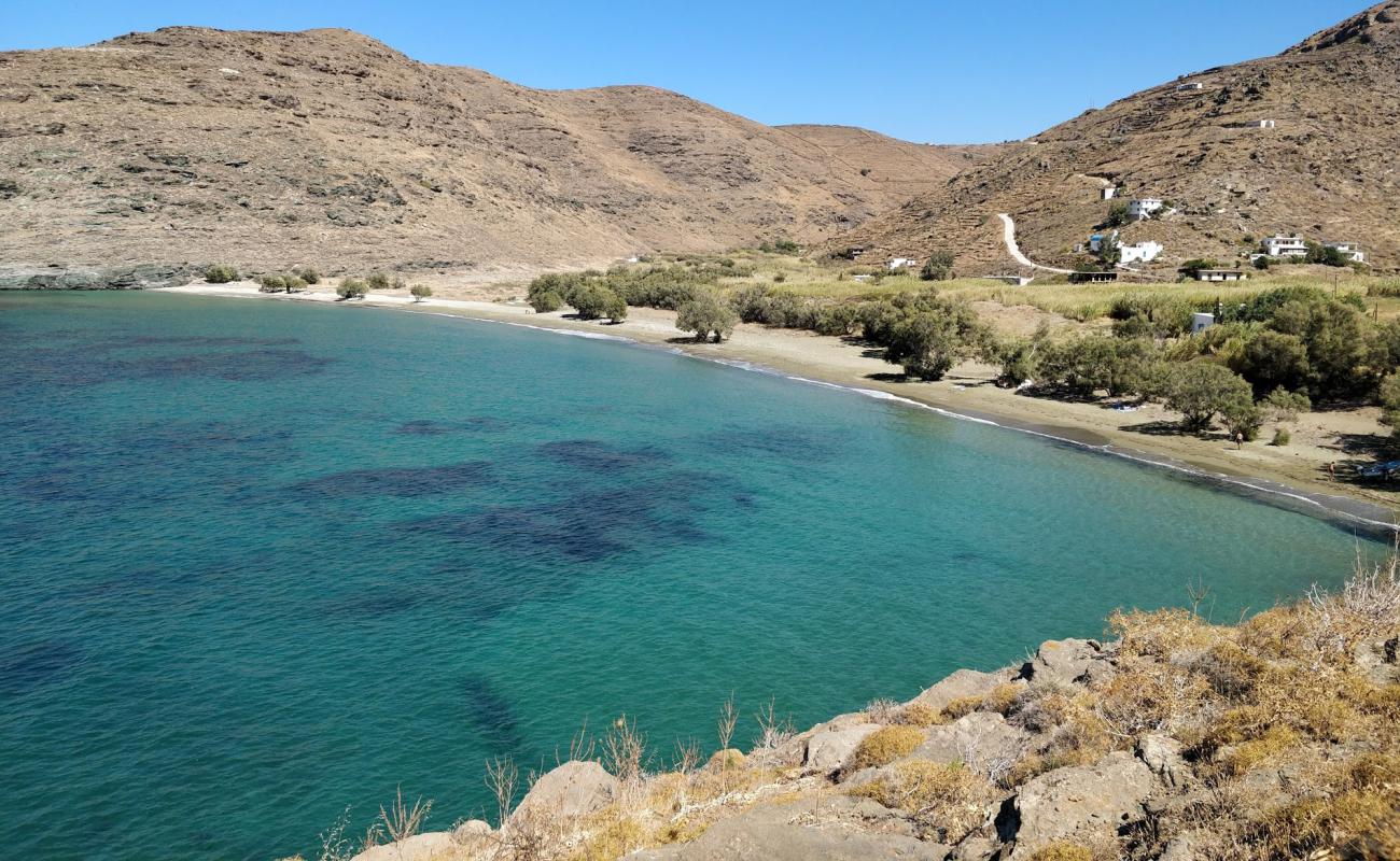 Photo de Sikamia beach avec sable gris de surface