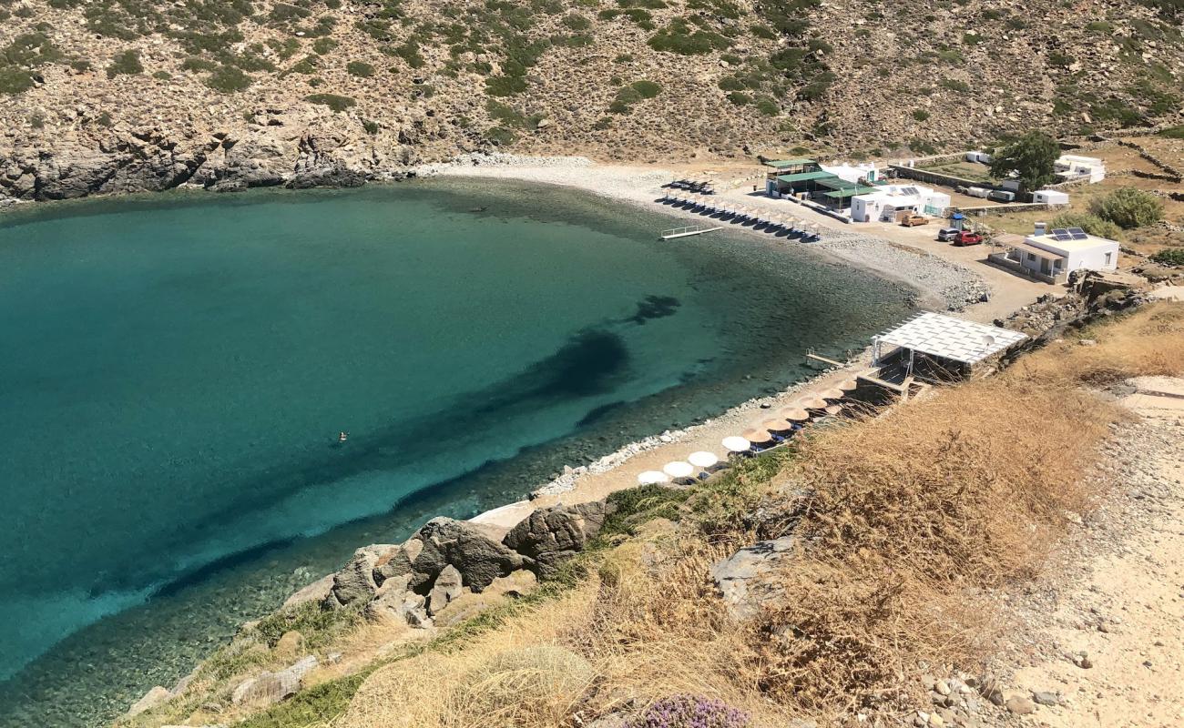 Photo de Vroulidia beach avec galets gris de surface