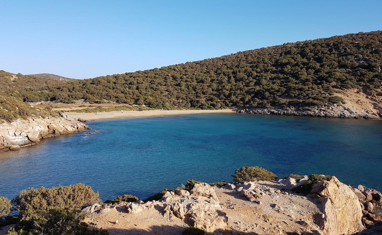 Photo de Paralia Fikiada avec sable lumineux de surface