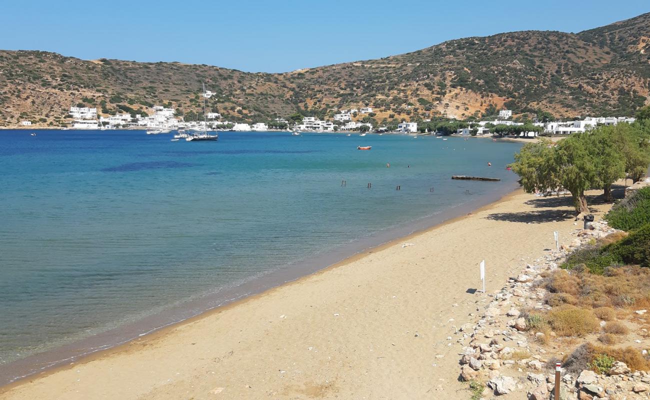 Photo de Plage de Vathi avec sable lumineux de surface