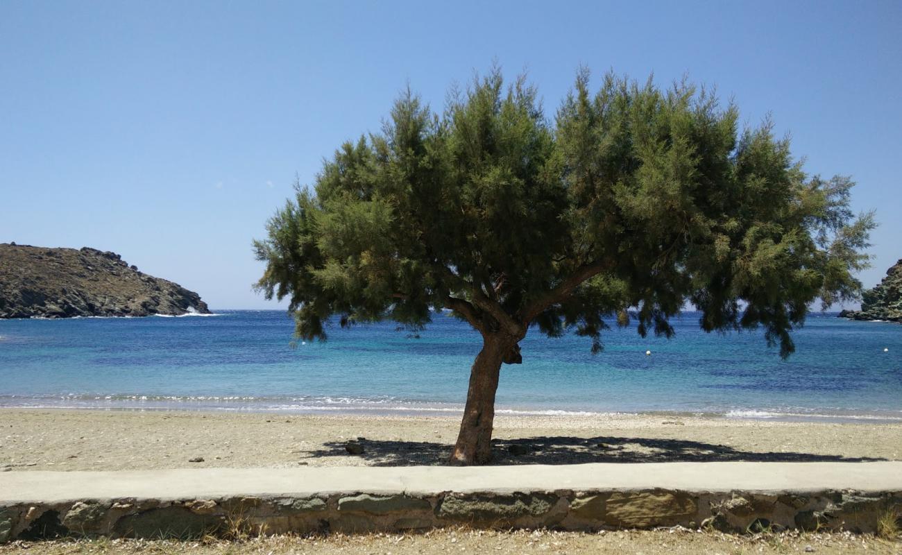 Photo de Vourni beach avec sable gris de surface