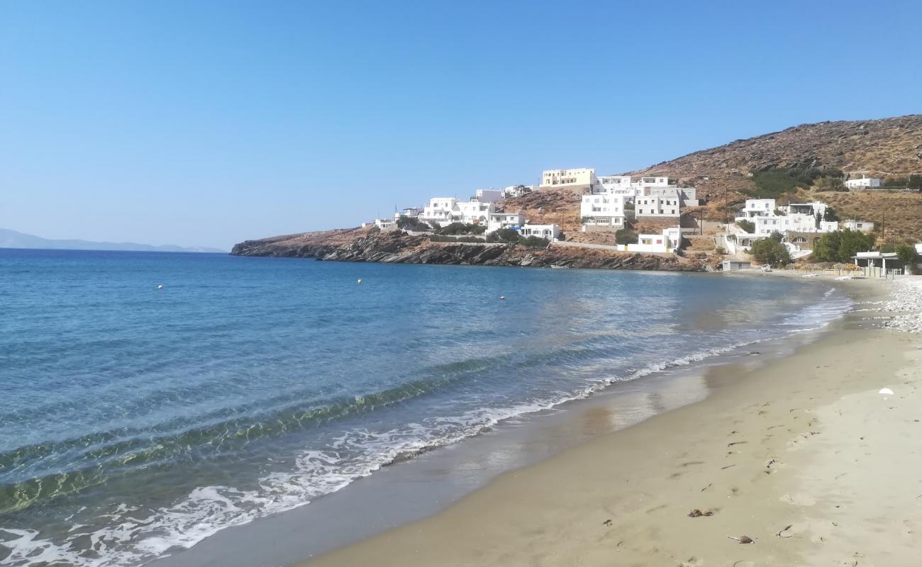 Photo de Paralia Giannaki avec sable lumineux de surface