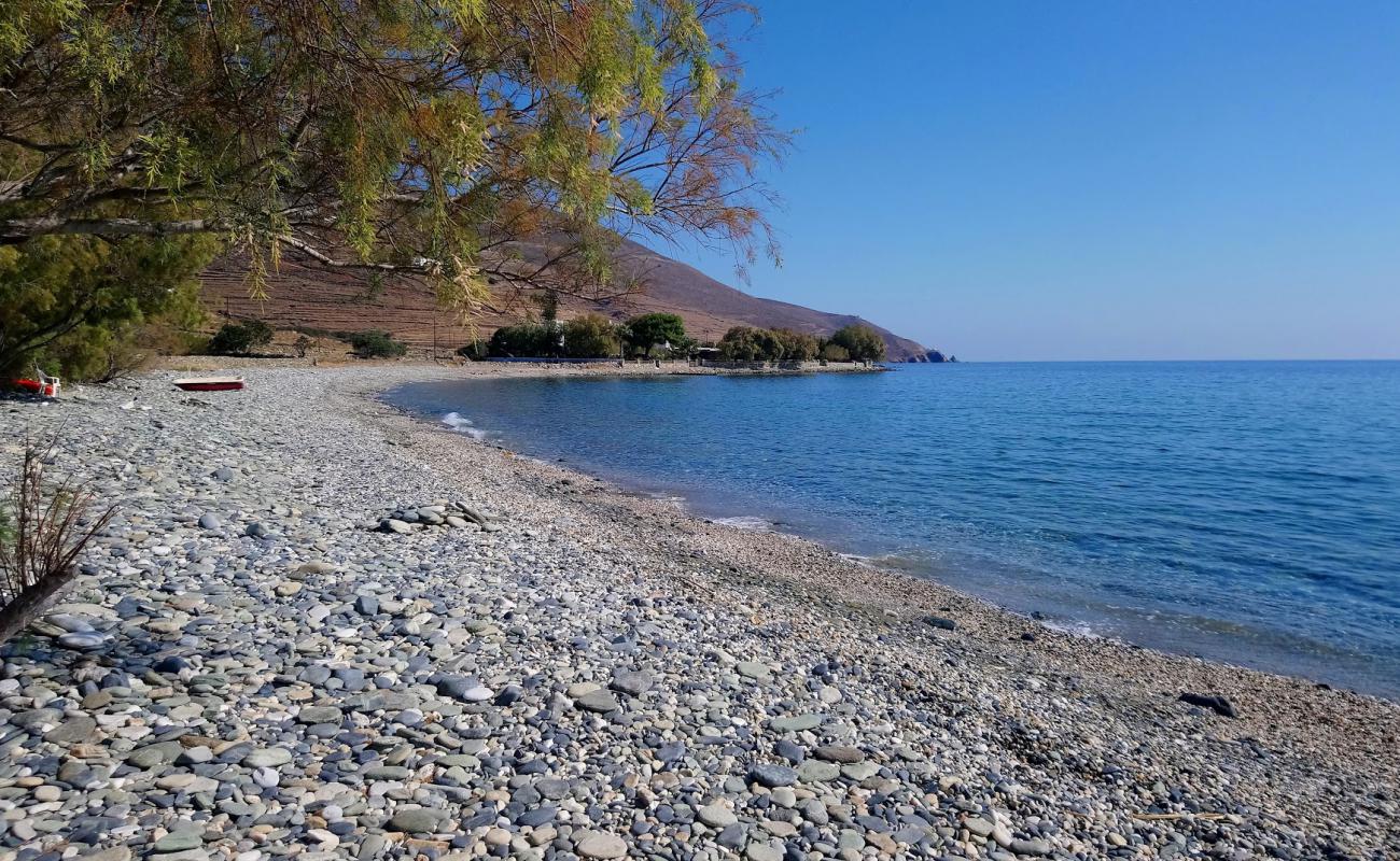 Photo de Lichnaftia beach avec caillou clair de surface