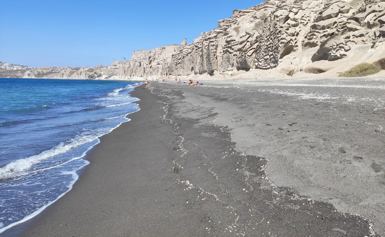 Photo de Paralia Vlichada avec sable gris & galets de surface