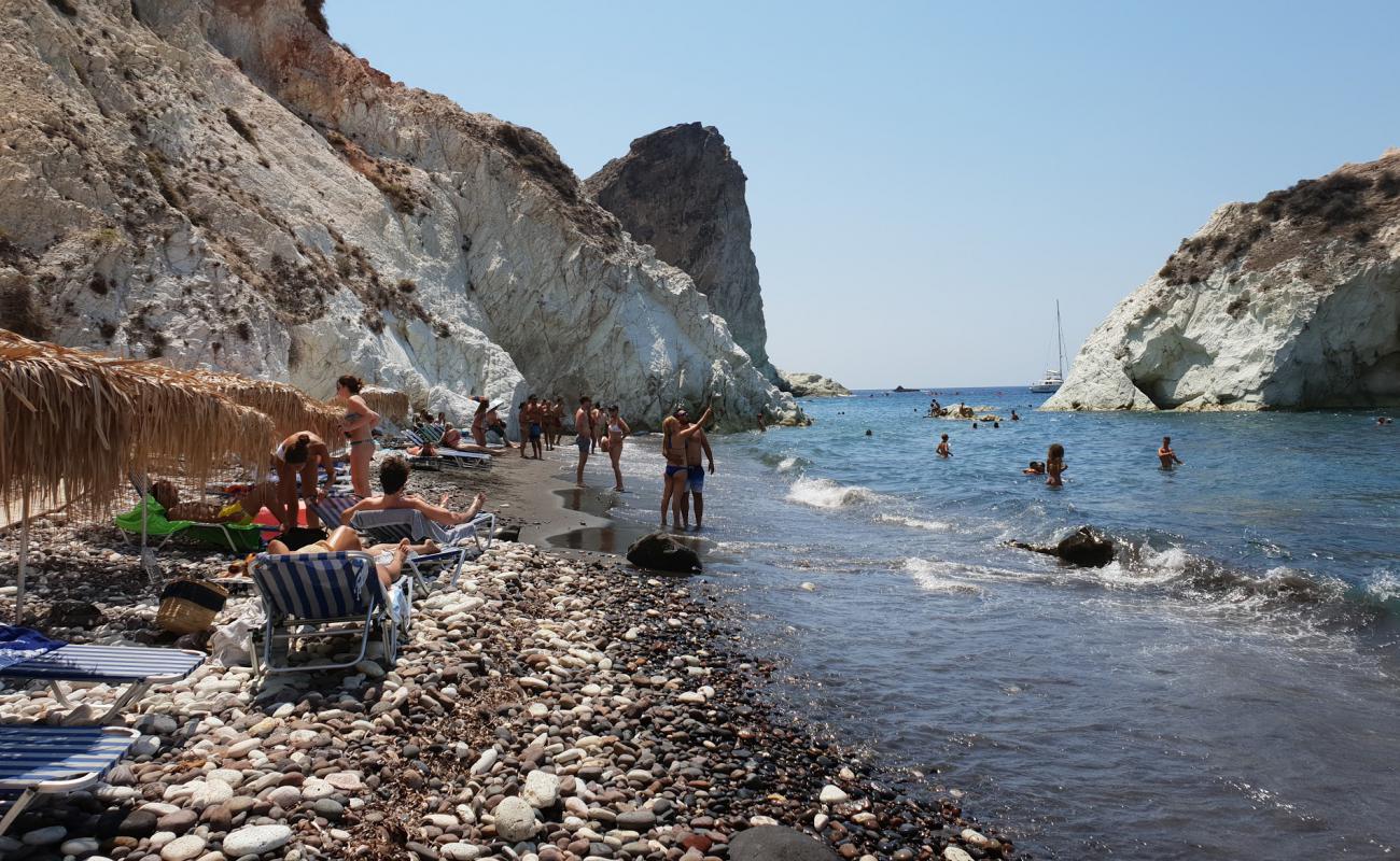Photo de White beach avec galets beige de surface