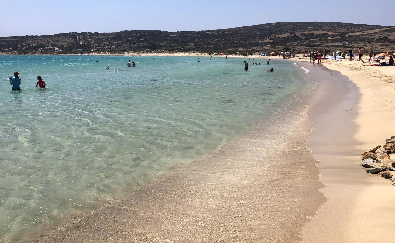 Photo de Plage de Pori avec sable lumineux de surface