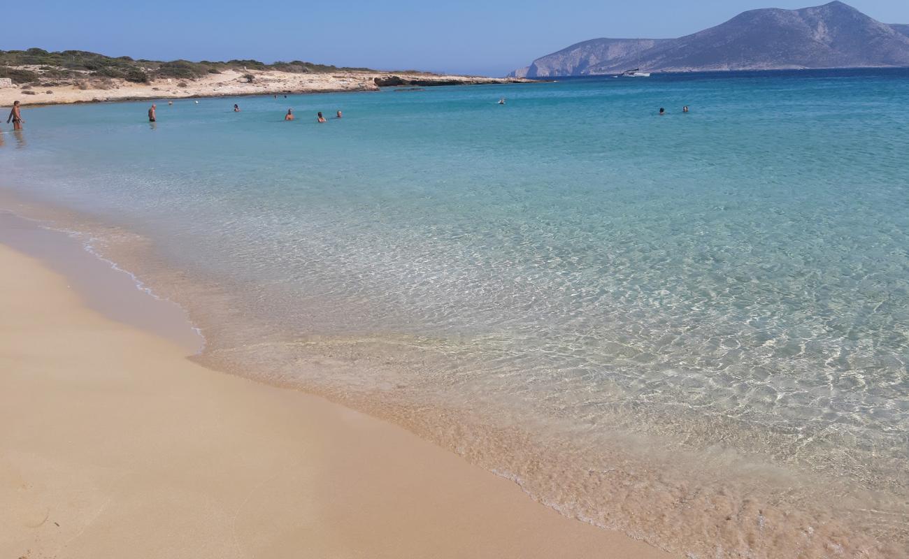 Photo de Plage de Platia Pounta avec sable lumineux de surface