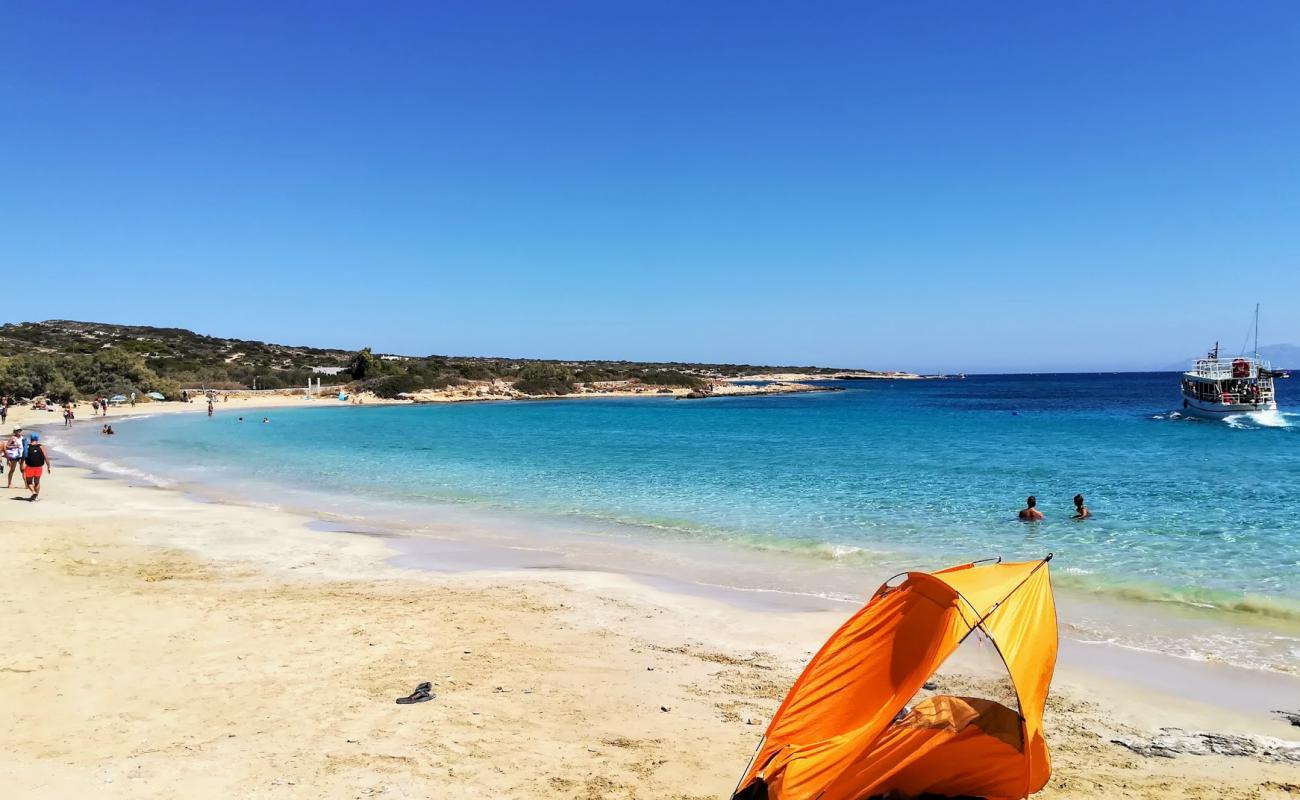 Photo de Paralia Charokopou avec sable lumineux de surface