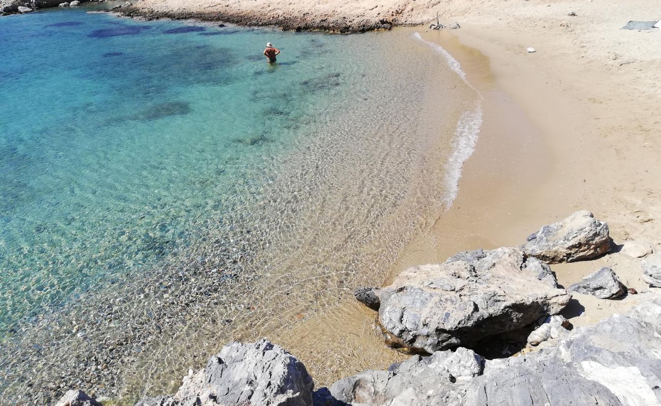 Photo de Gerolimionas beach avec sable lumineux de surface