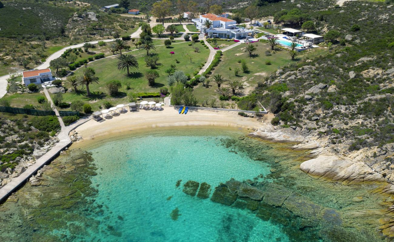 Photo de Diaporos beach X avec sable lumineux de surface